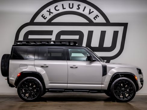 Used 2026 Land Rover Defender 110 OCTA AWD/4WD image 9
