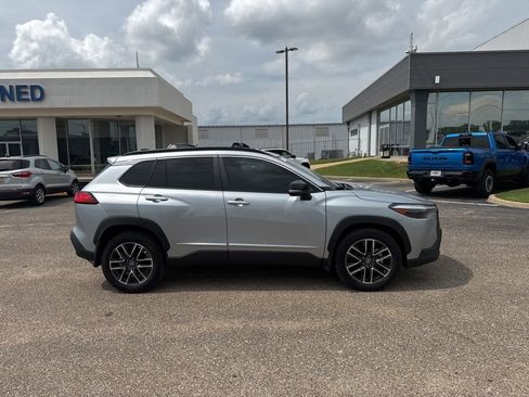 Used 2026 Toyota Corolla Cross XLE FWD image 19