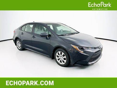 Used 2026 Toyota Corolla LE image 1