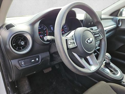 Used 2021 Kia Forte LXS FWD image 10