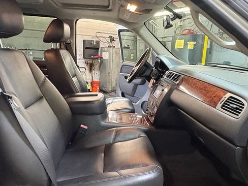 Used 2012 Chevrolet Avalanche LTZ AWD/4WD image 14