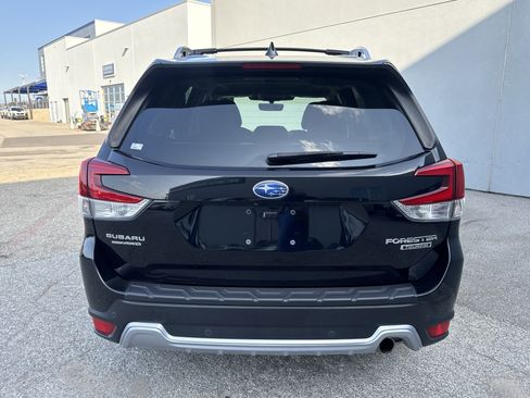 Certified 2023 Subaru Forester Touring AWD/4WD image 4
