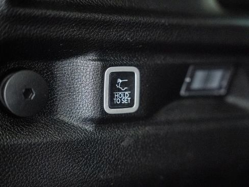 Used 2022 Jeep Grand Cherokee L Limited AWD/4WD image 14