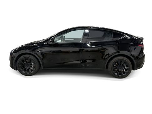 Certified 2023 Tesla Model Y Long Range AWD/4WD image 3