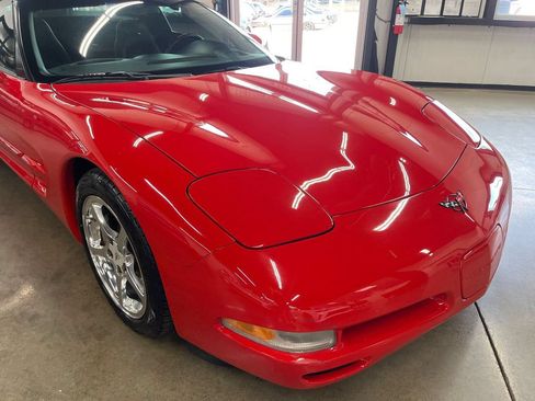 Used 2001 Chevrolet Corvette Coupe w/ Preferred Equipment Group2 RWD image 23