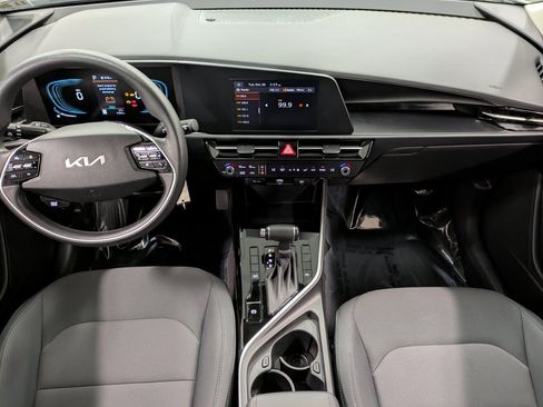 Certified 2024 Kia Niro LX image 23
