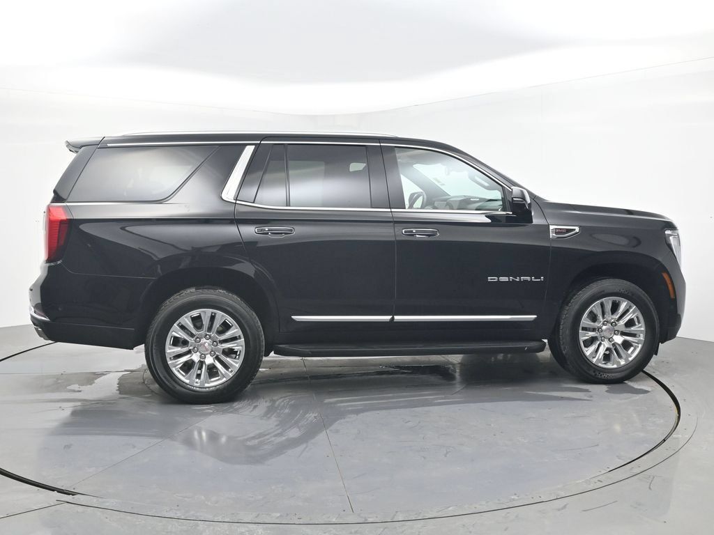 Used 2025 GMC Yukon Denali AWD/4WD image 8