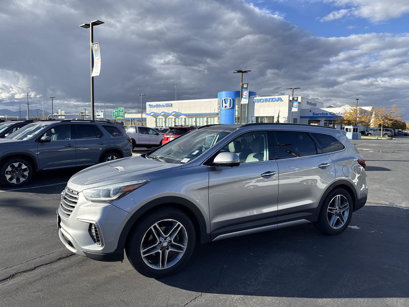 Used 2019 Hyundai Santa Fe XL AWD/4WD image 2