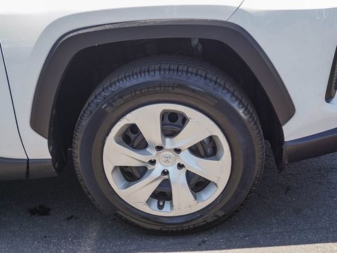 Used 2021 Toyota RAV4 LE FWD image 10