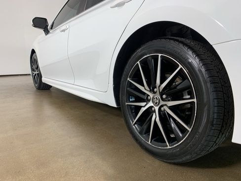 Used 2023 Toyota Camry SE image 15