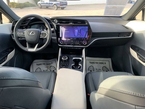 Used 2023 Lexus RZ 450e Premium w/ Technology Package image 18