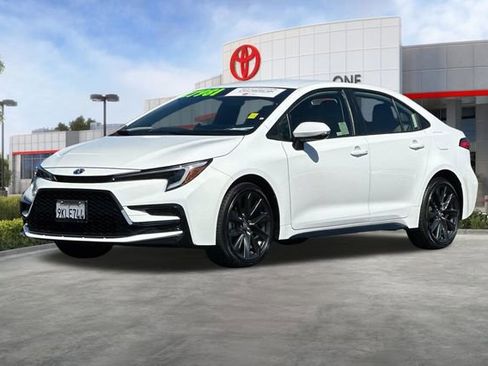Used 2024 Toyota Corolla SE FWD image 10