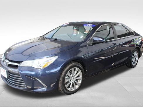 Used 2015 Toyota Camry XLE w/ Moonroof Package FWD image 8