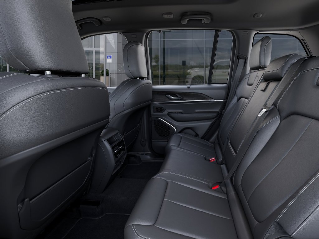 New 2026 Jeep Grand Cherokee Limited w/ Luxury Tech Group II RWD image 23