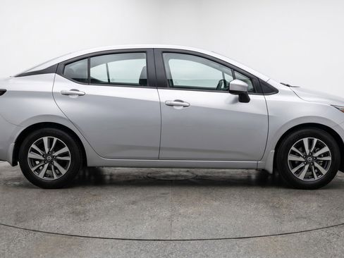 Used 2025 Nissan Versa SV image 11
