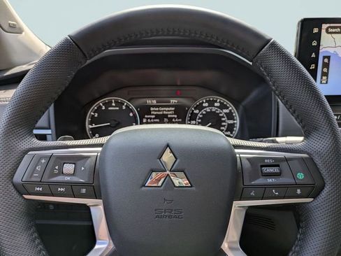 New 2026 Mitsubishi Outlander SE image 30