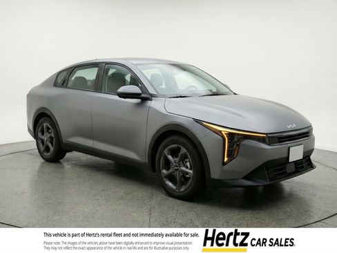 Used 2025 Kia K4 LXS image 1