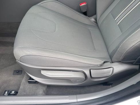 Certified 2023 Hyundai Elantra SEL w/ Convenience Package image 11