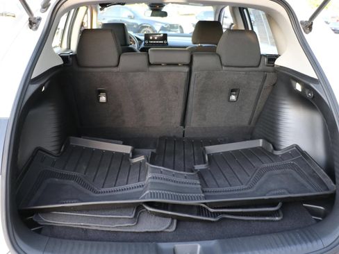 Used 2023 Honda HR-V LX image 10