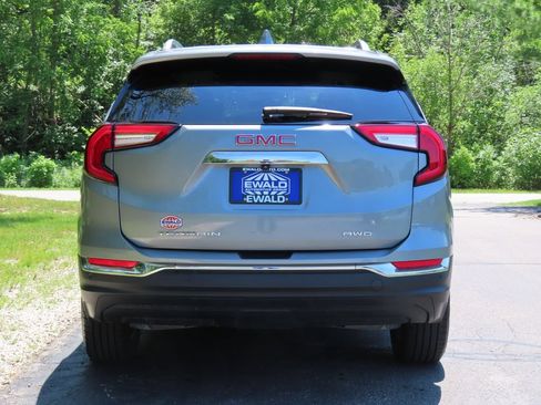 Used 2024 GMC Terrain SLT w/ Infotainment Package II AWD/4WD image 18