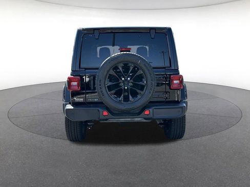 Certified 2025 Jeep Wrangler Unlimited Sahara w/ Safety Group AWD/4WD image 4