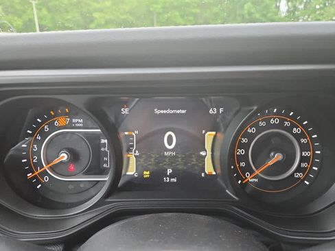 New 2026 Jeep Wrangler Unlimited Sahara AWD/4WD image 15