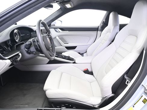 Used 2021 Porsche 911 Turbo image 25