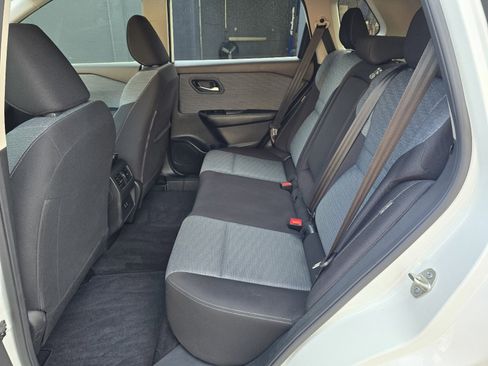 Used 2023 Nissan Rogue SV image 10