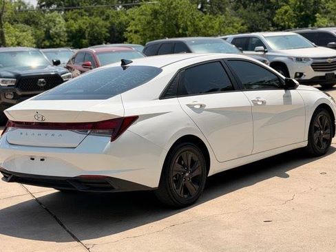 Used 2021 Hyundai Elantra SEL w/ Convenience Package image 5