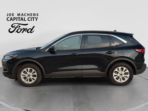 Used 2023 Ford Escape Active w/ Tech Pack #2 AWD/4WD image 8