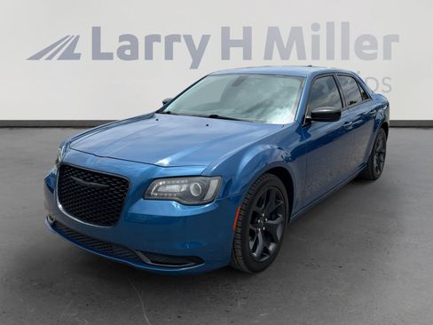 Used 2020 Chrysler 300 Touring w/ Sport Appearance Package RWD image 1