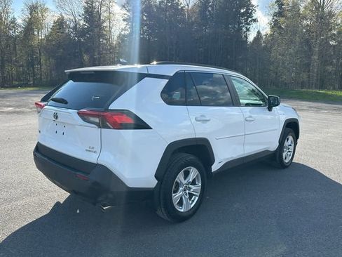 Used 2021 Toyota RAV4 LE AWD/4WD image 5