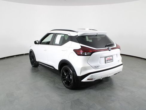 Certified 2024 Nissan Kicks SR FWD image 4