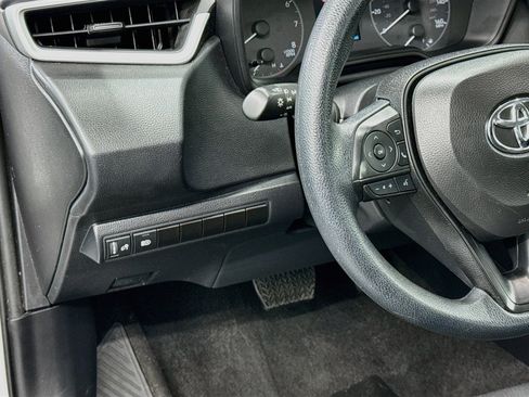 Used 2025 Toyota Corolla LE FWD image 16