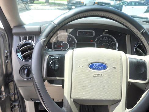 Used 2008 Ford Expedition XLT image 27