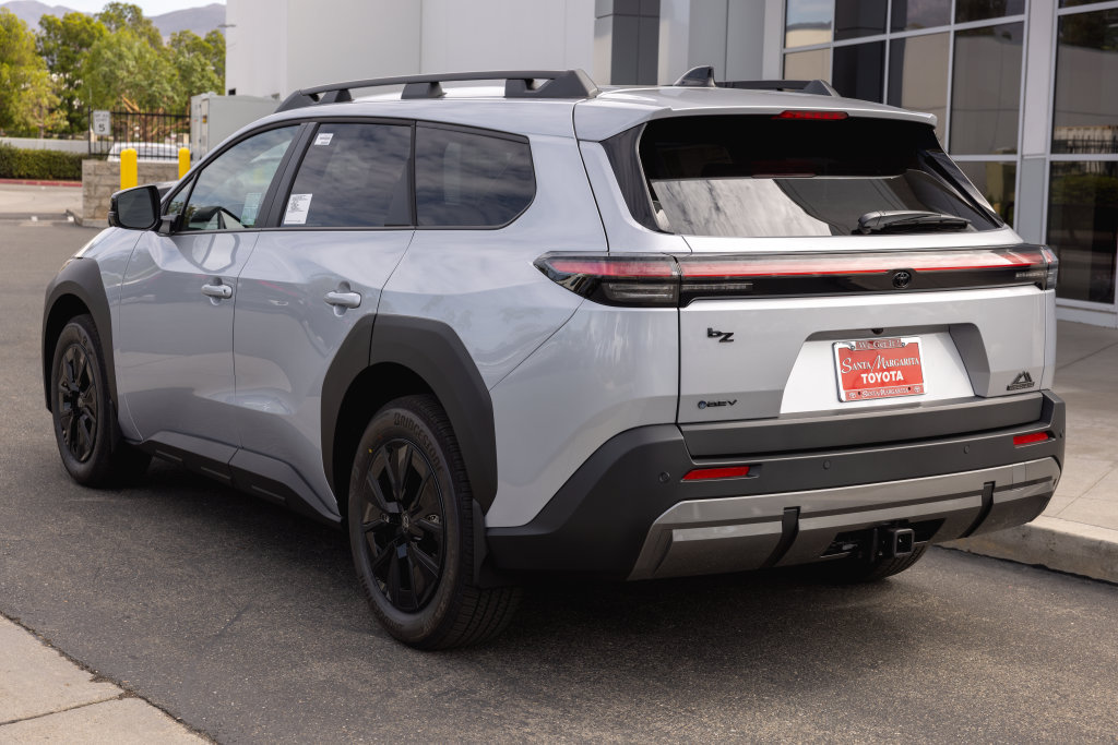 Certified 2023 Toyota RAV4 XLE Premium FWD image 7