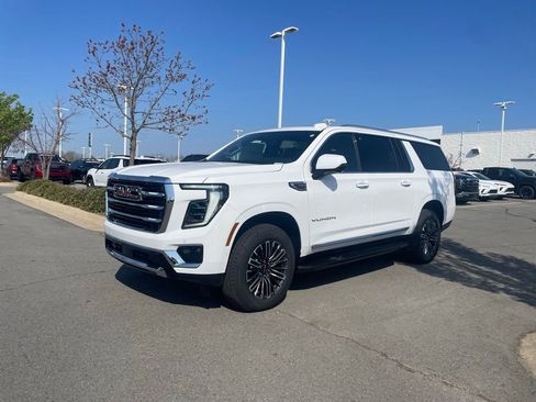 Used 2025 Chevrolet Silverado 2500 LTZ w/ LTZ Convenience Package image 3