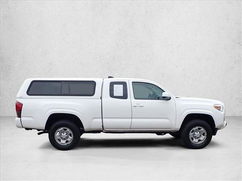 Used 2023 Toyota Tacoma SR AWD/4WD image 5