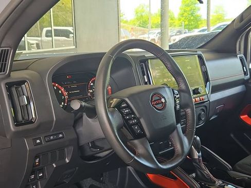 Used 2025 Nissan Frontier PRO-4X AWD/4WD image 11