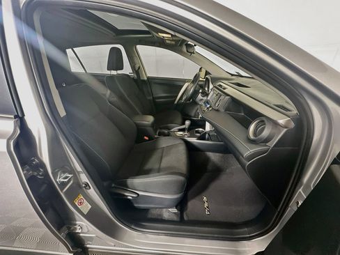 Used 2018 Toyota RAV4 XLE FWD image 29