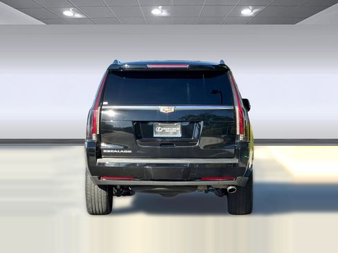 Used 2019 Cadillac Escalade 2WD 4dr image 9