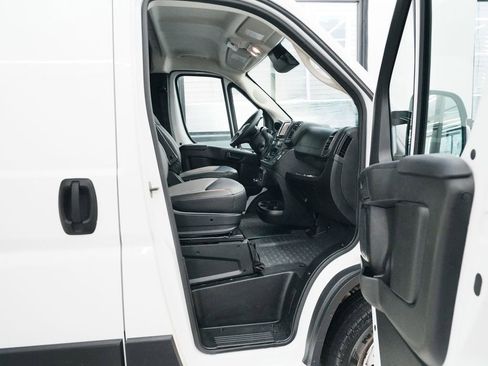 Used 2025 RAM ProMaster 2500 w/ Convenience Group FWD image 25