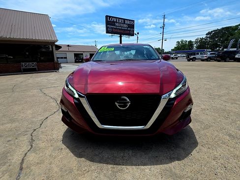 Used 2021 Nissan Altima 2.5 SV w/ SV Premium Package FWD image 2