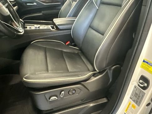 Certified 2022 Cadillac Escalade Premium Luxury w/ Performance Package AWD/4WD image 16