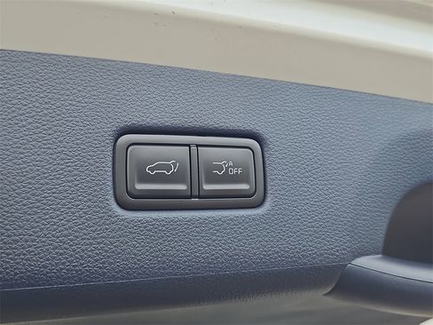 New 2026 Kia Carnival EX image 13