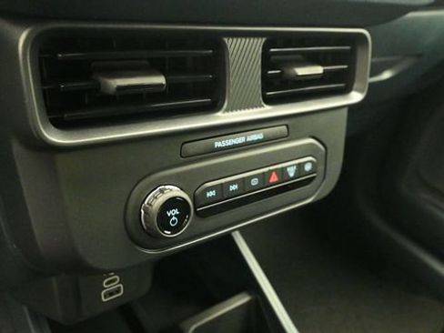 New 2026 Ford Maverick XL AWD/4WD image 17
