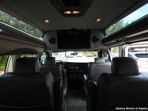 Used 2017 GMC Savana 2500 RWD image 54