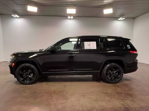 Used 2023 Jeep Grand Cherokee L Laredo image 7