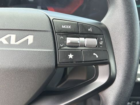 Used 2025 Kia K4 FWD image 13
