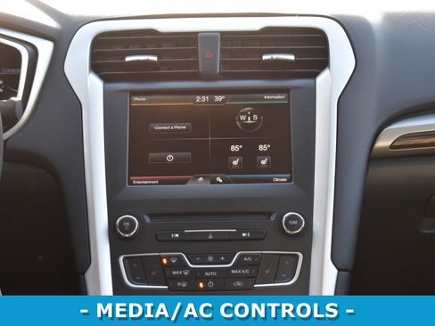 Used 2016 Ford Fusion SE w/ Equipment Group 202A image 16